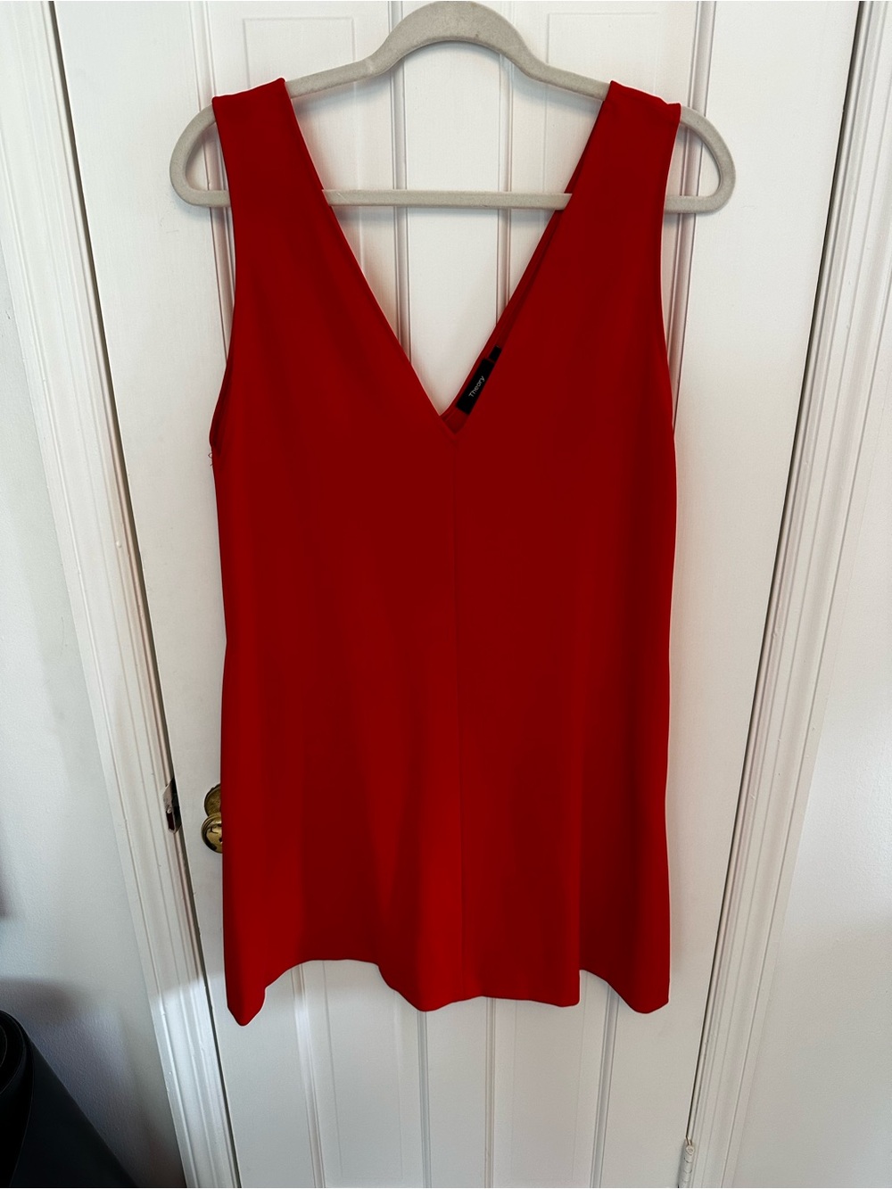 Theory Vibrant Red V-Neck Sleeveless Tank